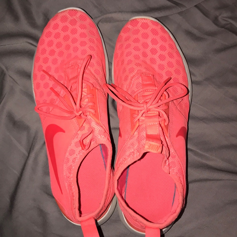 Pretty good condition Nike shoes!
